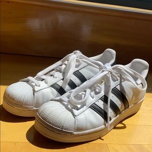 Adidas superstars